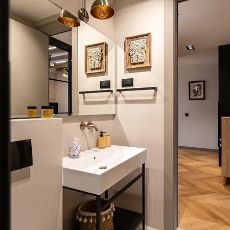 Santa Croce By Duhomes Apartament