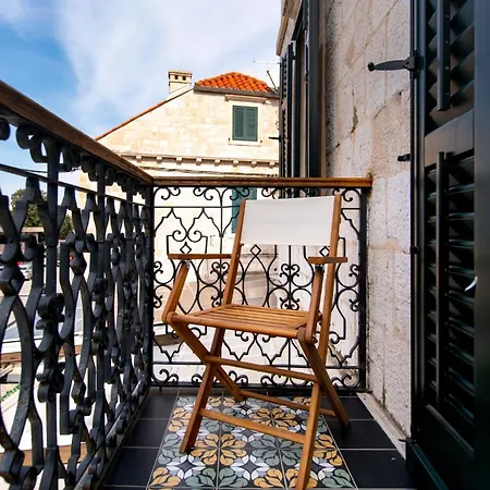 Santa Croce By Duhomes